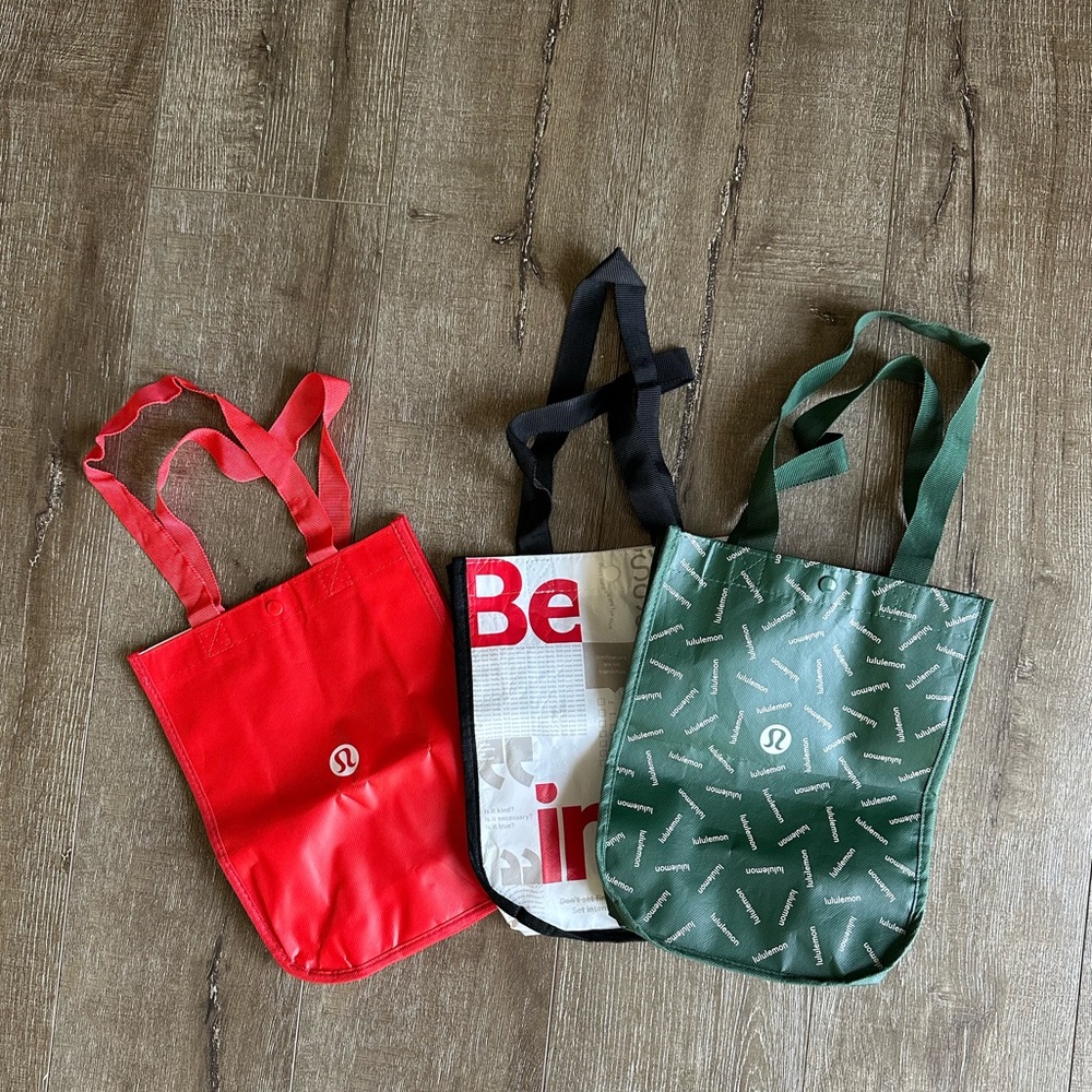 Lululemon Green, White and Red Tote Shopping Bags